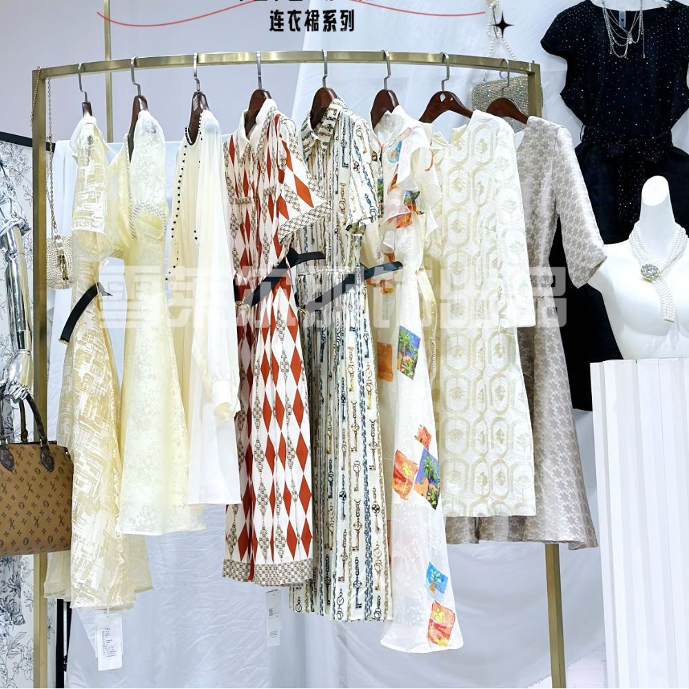 汉派女装连衣裙品牌折扣女装专柜正品尾货外贸女装尾款货直播货源