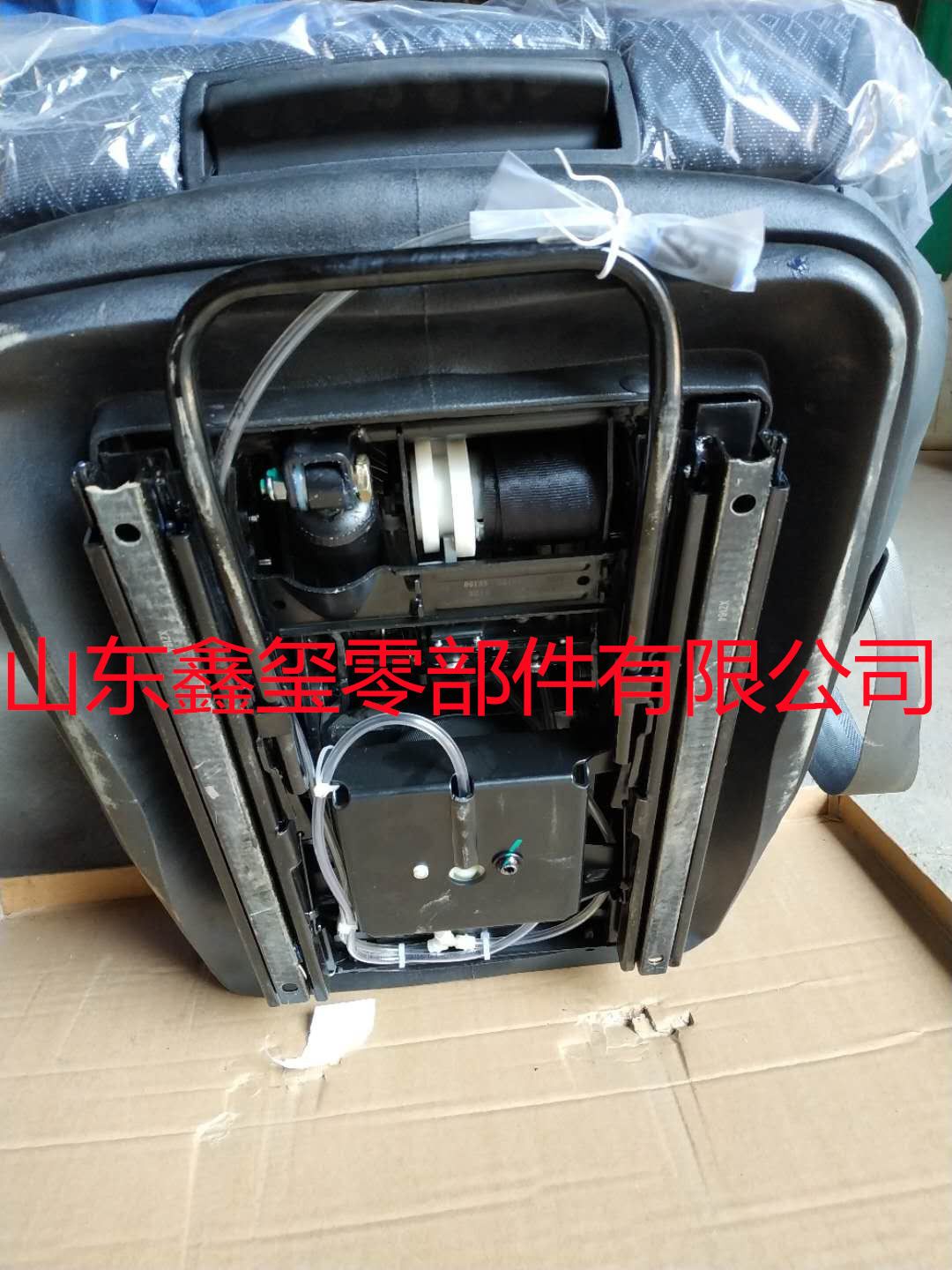 汕德卡航空舒气囊减震司机座椅 重汽卡车司机座椅 豪沃座椅总成