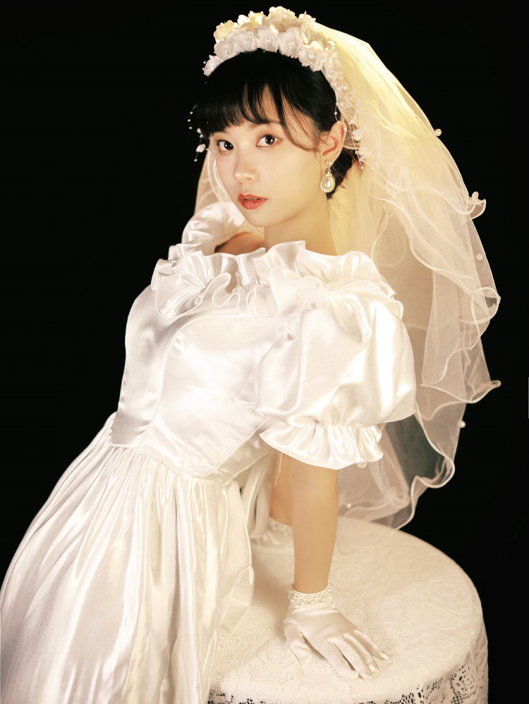 新款80年代婚纱法式喜嫁复古怀旧感婚纱影楼拍照主题写真摄影服装