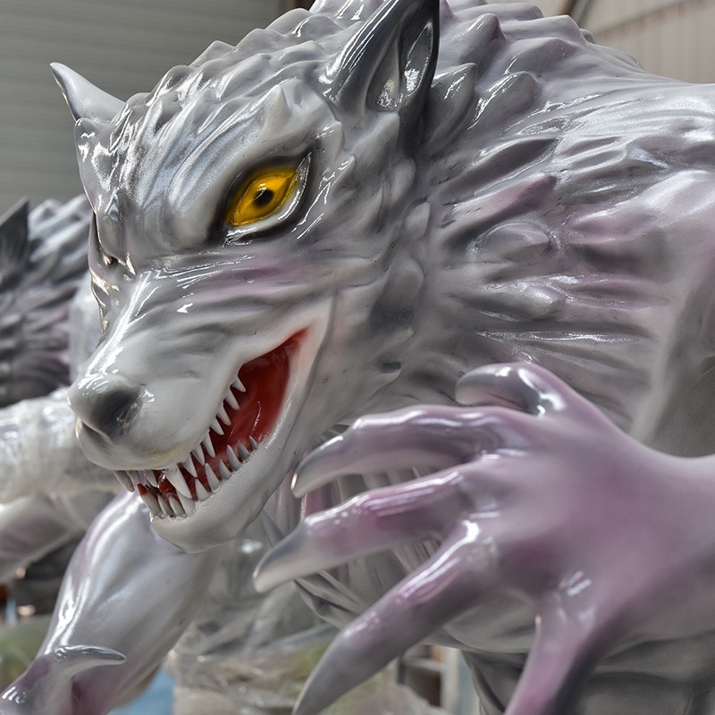 玻璃钢雕塑仿真狼人造型户外景观动漫摆件创意工艺装饰品浮雕