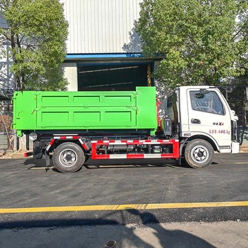 奥驰蓝牌5方勾臂式垃圾车 可拉生活垃圾也可拉建筑垃圾一车配多箱