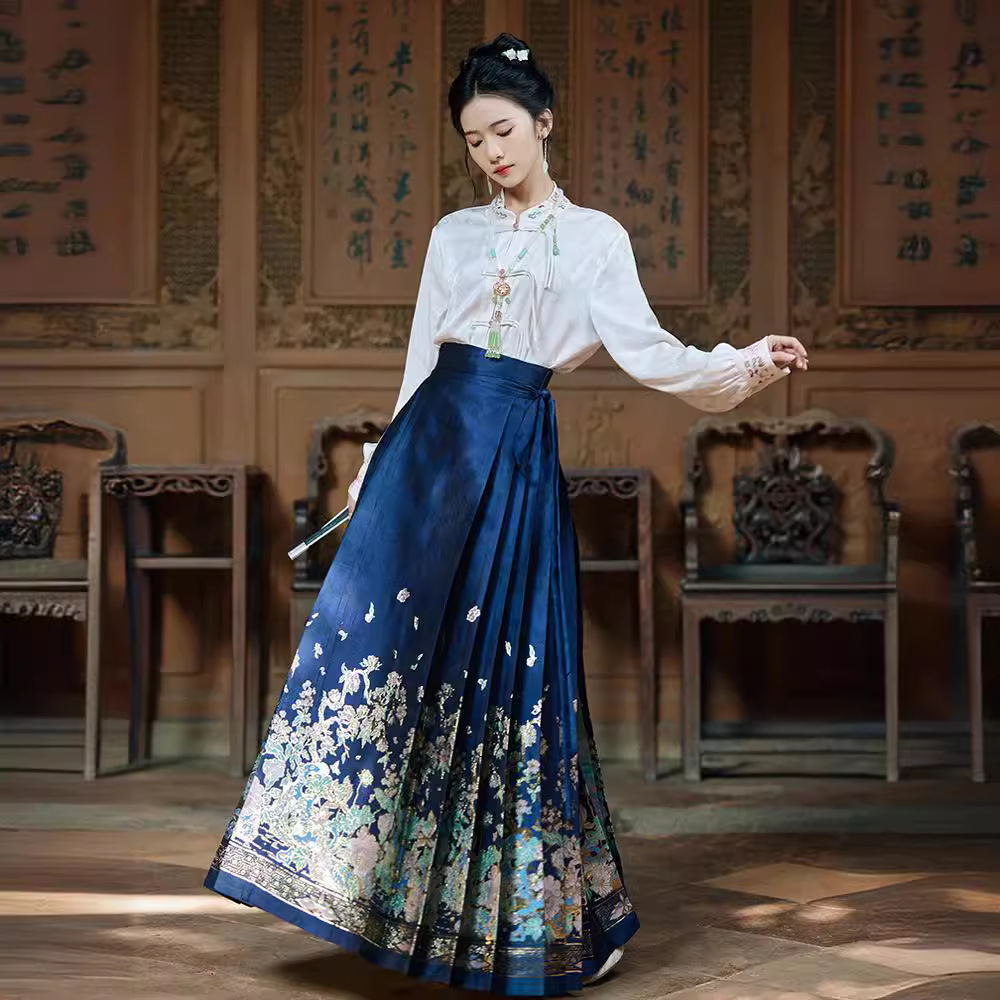2024新款新中式中国风改良汉服日常一片式绑带马面裙刺绣上衣套装