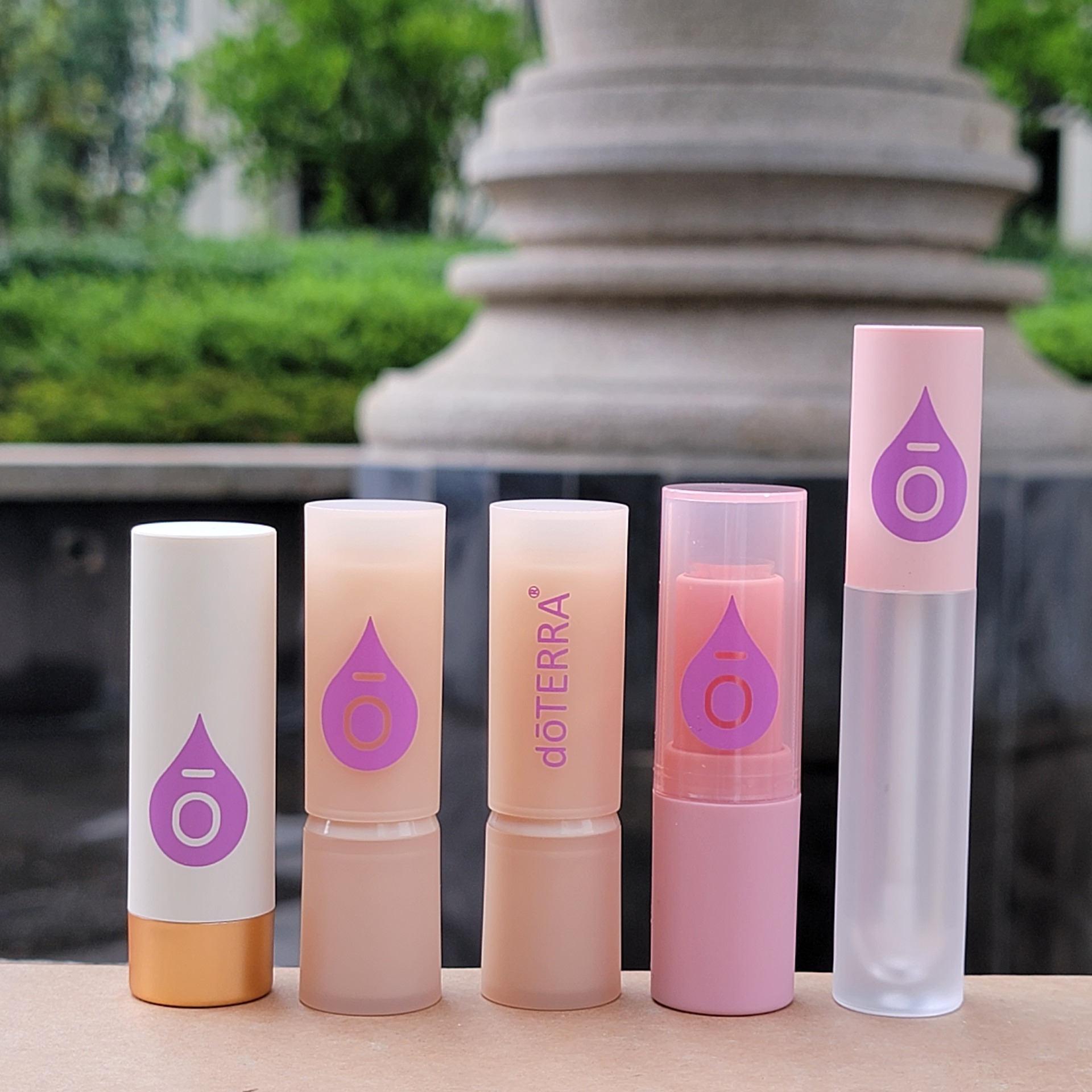 多特瑞现货 精油口红制作空管包材 磨砂透色圆管空管 可印logo