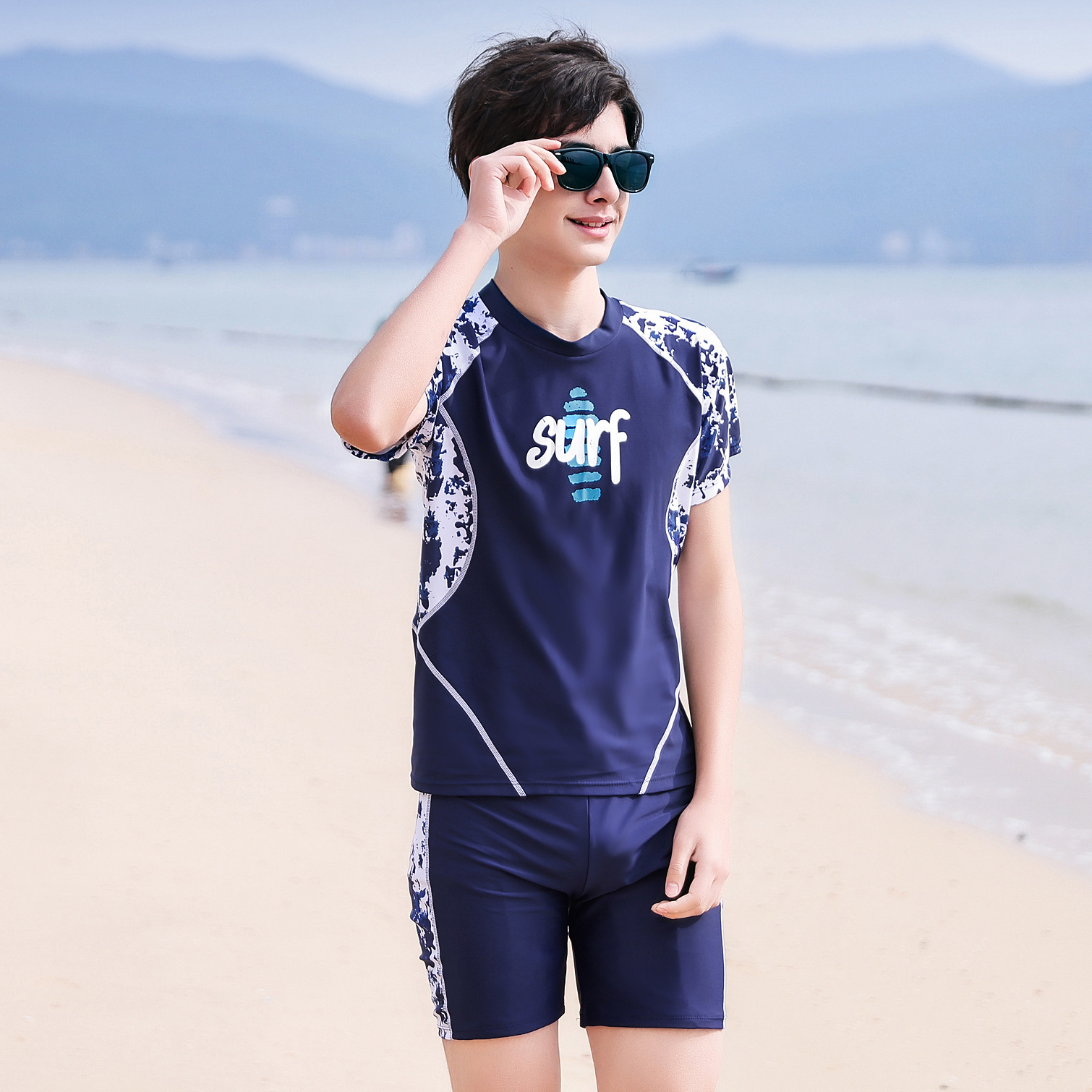 大码儿童泳衣新款冬季分体中大童胖男孩学生青少年游泳套装泳裤