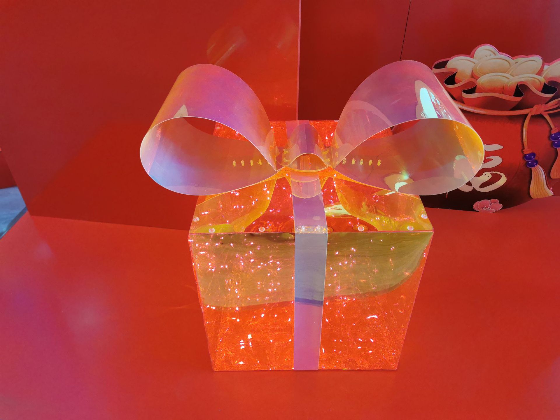 新年气氛装饰道具商场橱窗美陈场景布置发光礼物盒吊饰堆头摆件