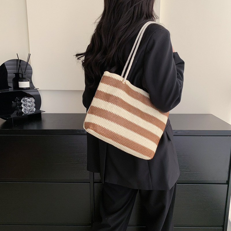 2023 Women's Shoulder Bag Large Capacity Simple Portable Shopping Bag Fashionable Stylish Woven Striped Beach Casual Bag