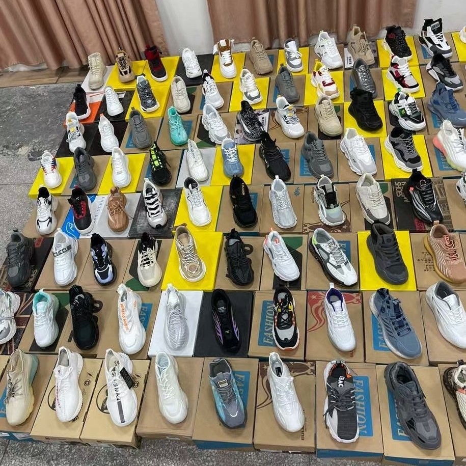 2022福建品牌男运动鞋老爹鞋库存鞋尾货一手货源批发外贸鞋地摊鞋