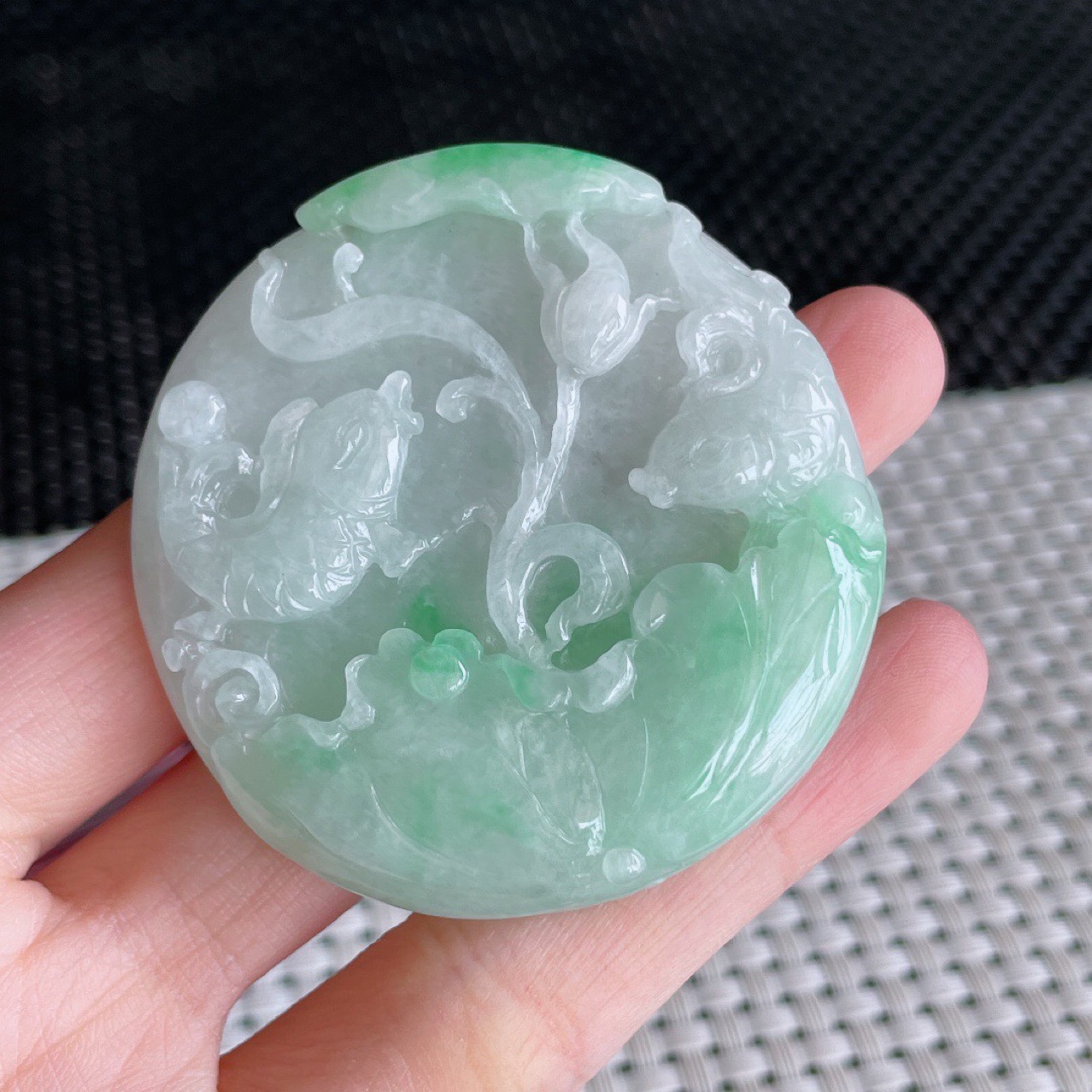 年年有余翡翠玉坠