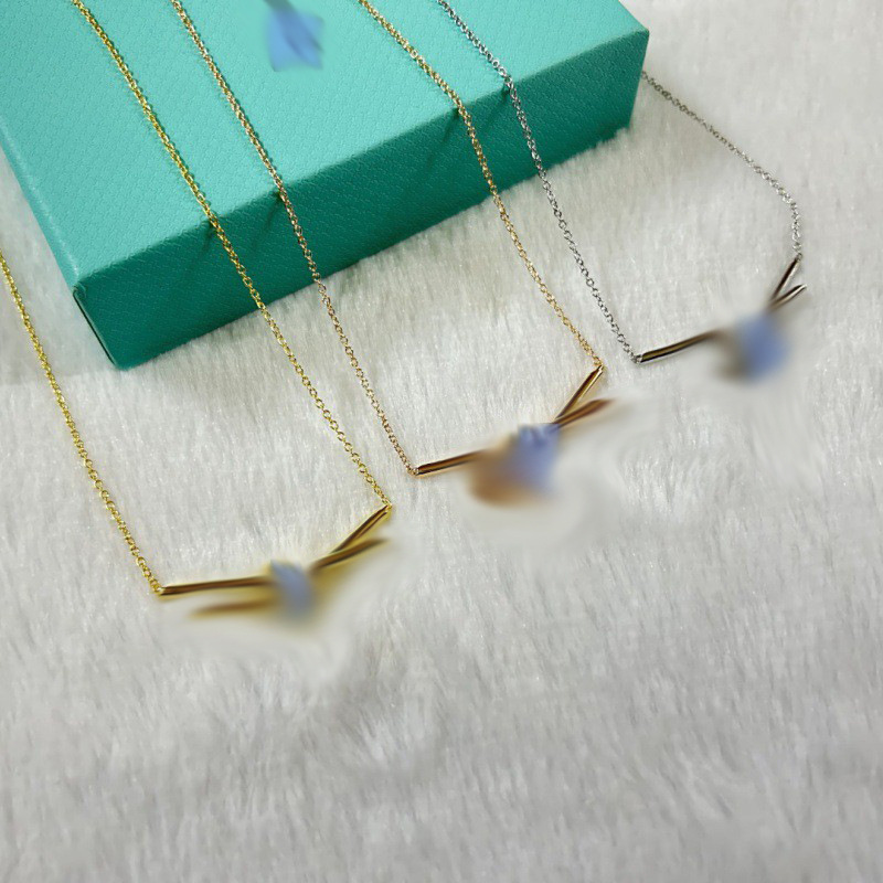 t家新款镶钻绳结项链女镀k金玫瑰金微笑一字扭绳笑脸锁骨链跨境热