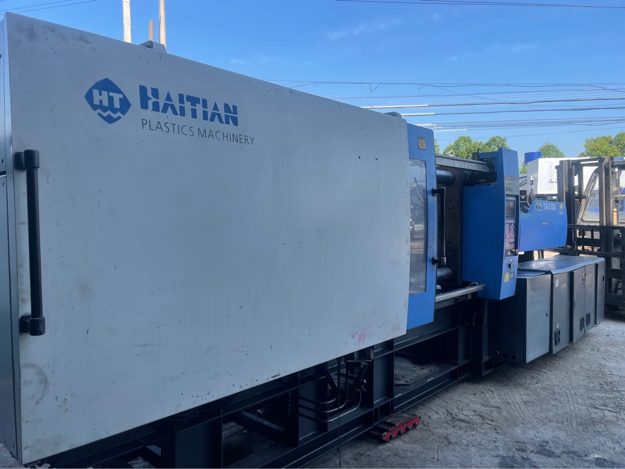 海天320吨卧式注塑机直压注塑机