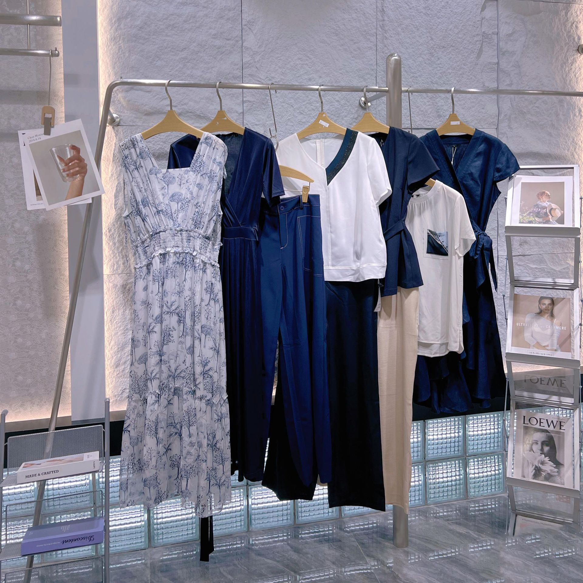 夏柏22春品牌折扣女装尾货冬装走份批发专柜库存剪标正品电商直播