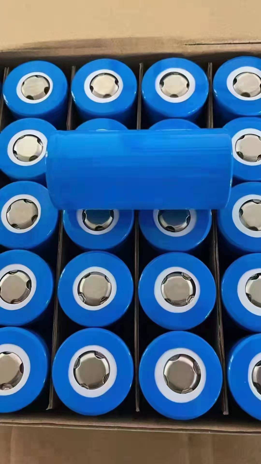 32650-32700-5800容量 3.2v 磷酸铁锂电池 适用太阳能路灯 电动车