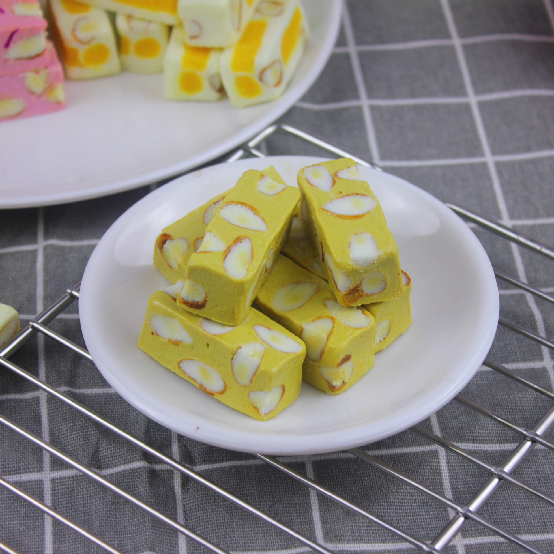 仿真牛轧糖手工花生牛奶蔓越莓喜糖模型散装摆盘摄影装饰橱窗样品