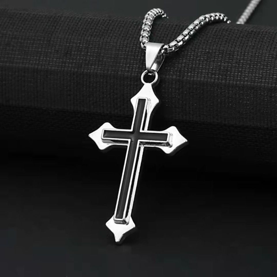 p1067 时尚欧美简约黑白冷淡风十字架男士钛钢吊坠项链-阿里巴巴