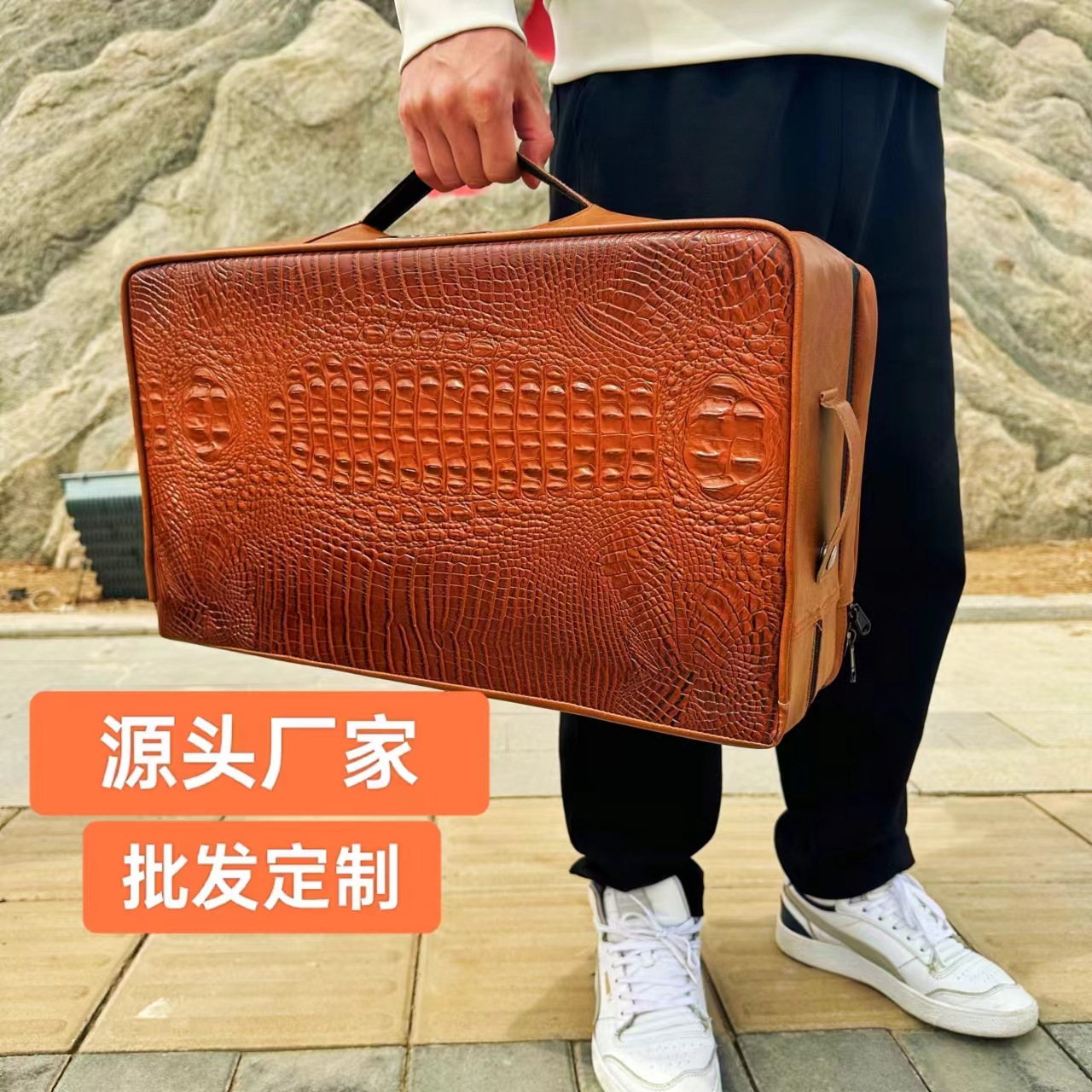 防水大容量钓鱼包段差坐垫渔具包新款鳄鱼皮鱼竿包黑拉硬壳鱼包