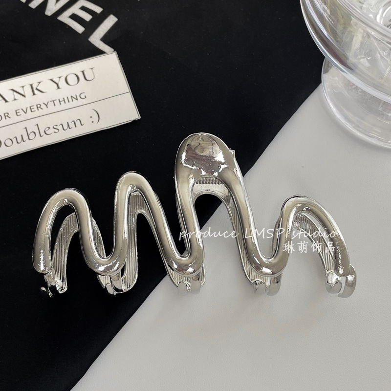 Silver Metal Grip Advanced Sense Shark Clip Oversized Hair Volume Barrettes Korean Hair Accessories Updo Hair Clip