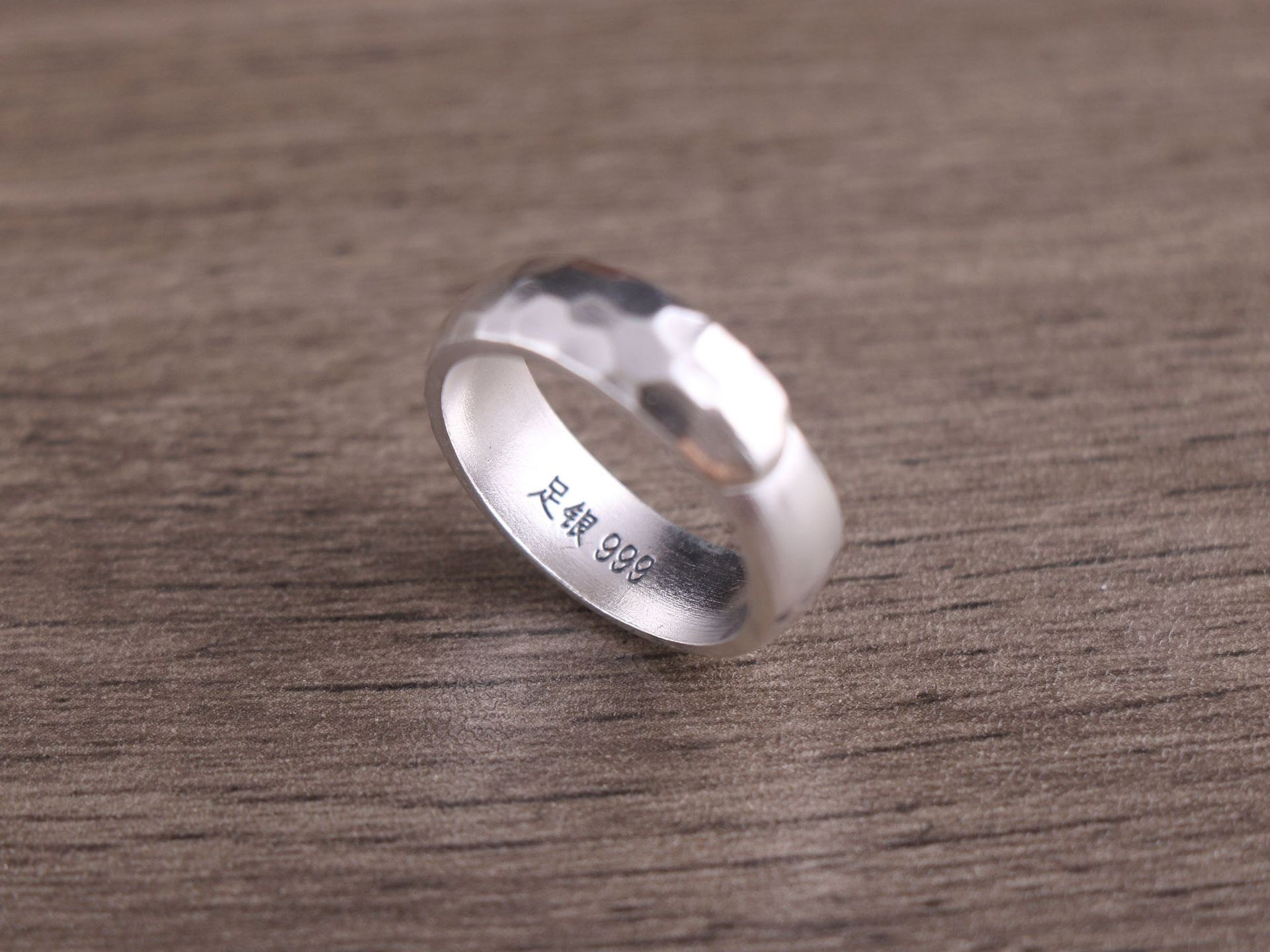 足银999纯银戒指 复古民族风古法银手工敲面情侣款对戒纪念日礼物