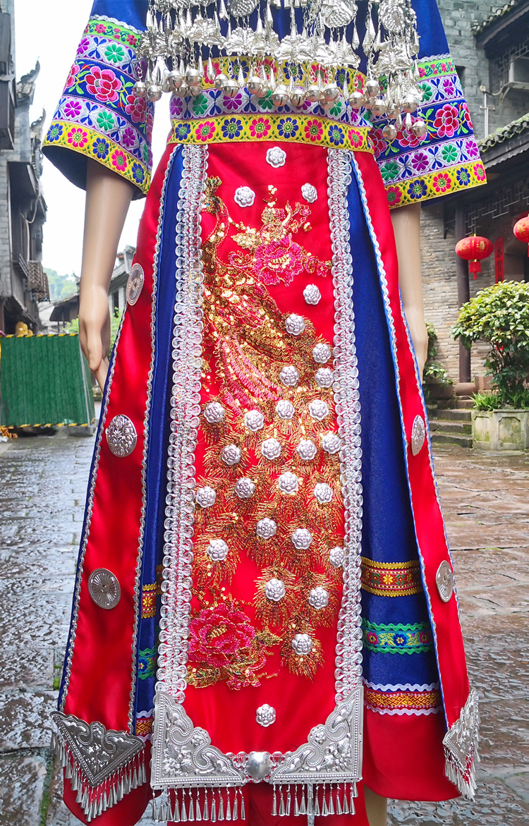 苗族银饰盛装舞台演出服女连衣裙长款新娘婚礼服刺绣亮片凤凰女装