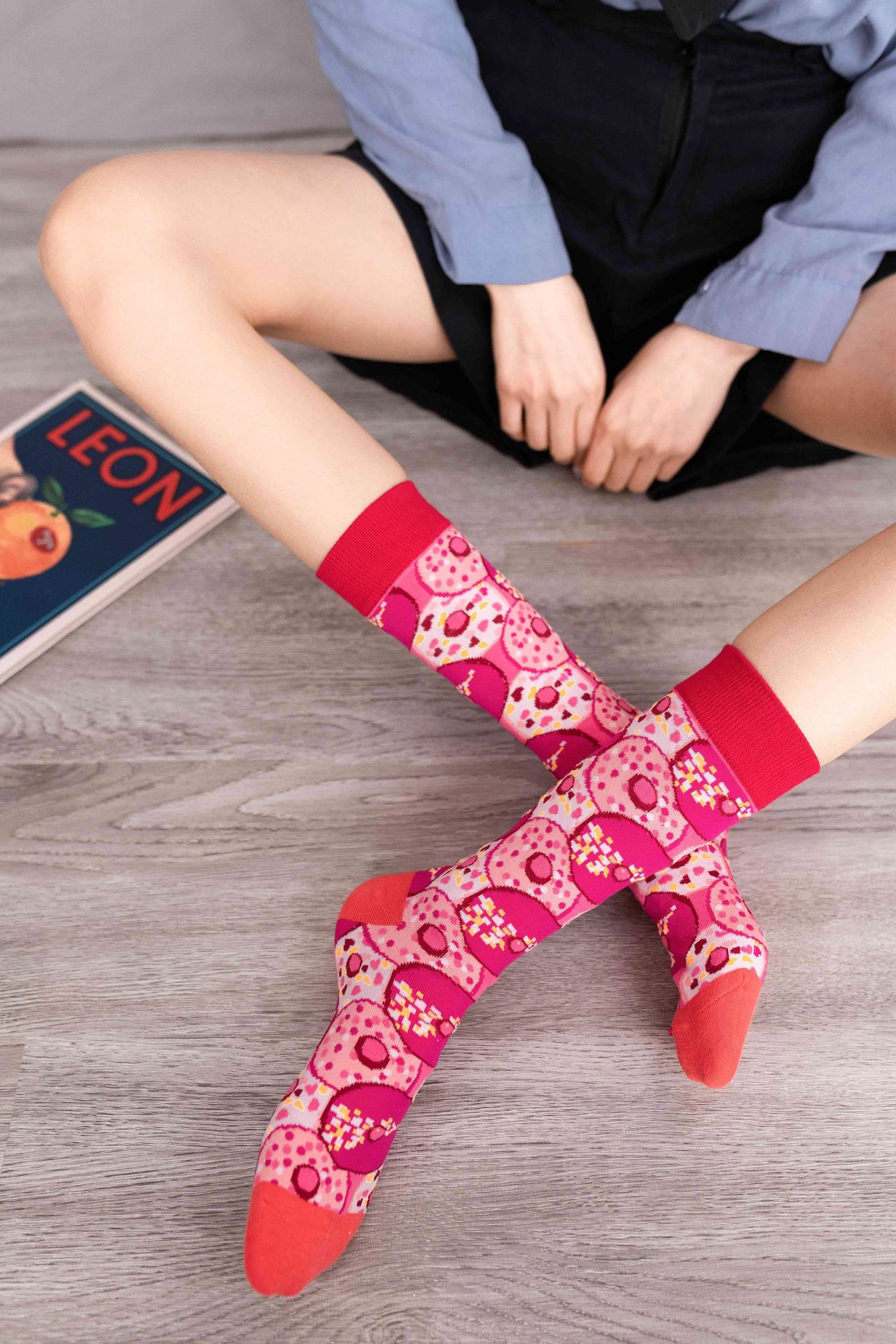 秋冬新款彩色花纹袜子英伦风街头袜子个性潮情侣袜男士棉长筒袜女