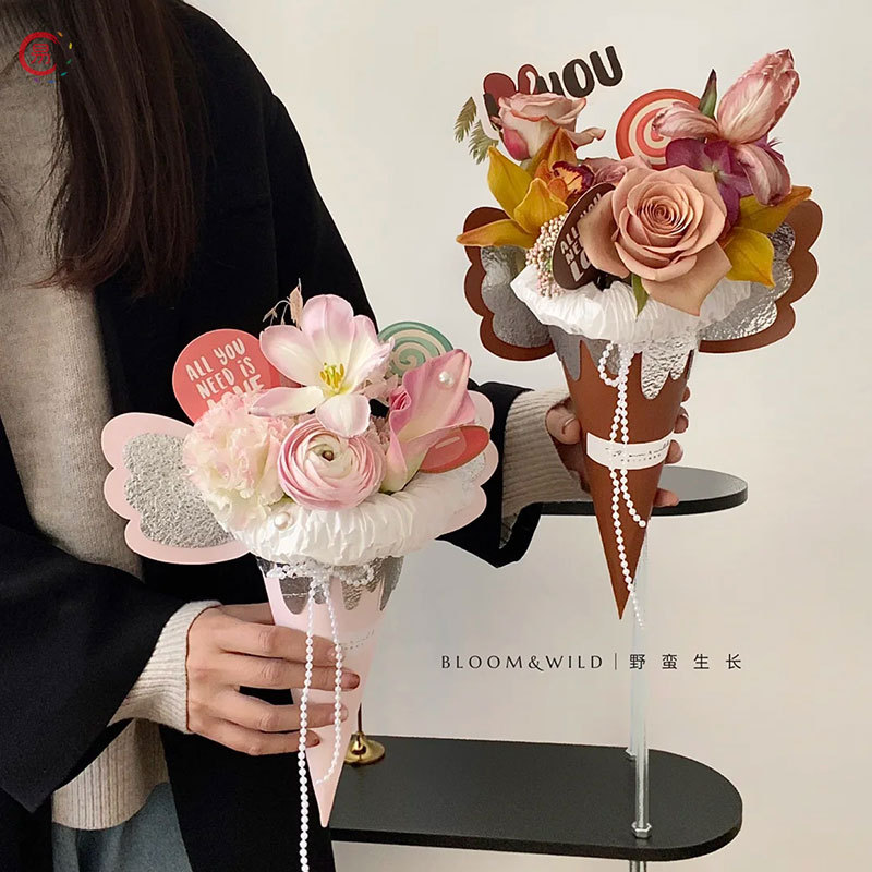 小飞象冰淇淋甜筒迷你花束鲜花包花盒玫瑰花插花礼盒手工diy花艺