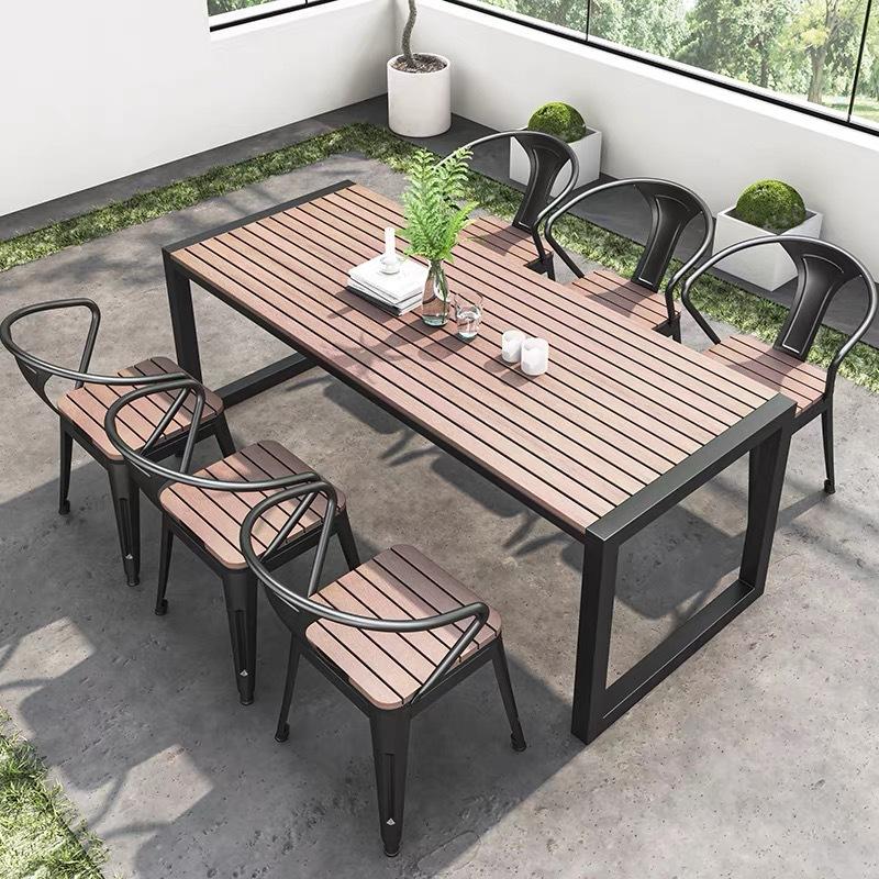 户外庭院露天桌椅组合室外露台花园阳台防晒公园休闲铁艺塑木长桌