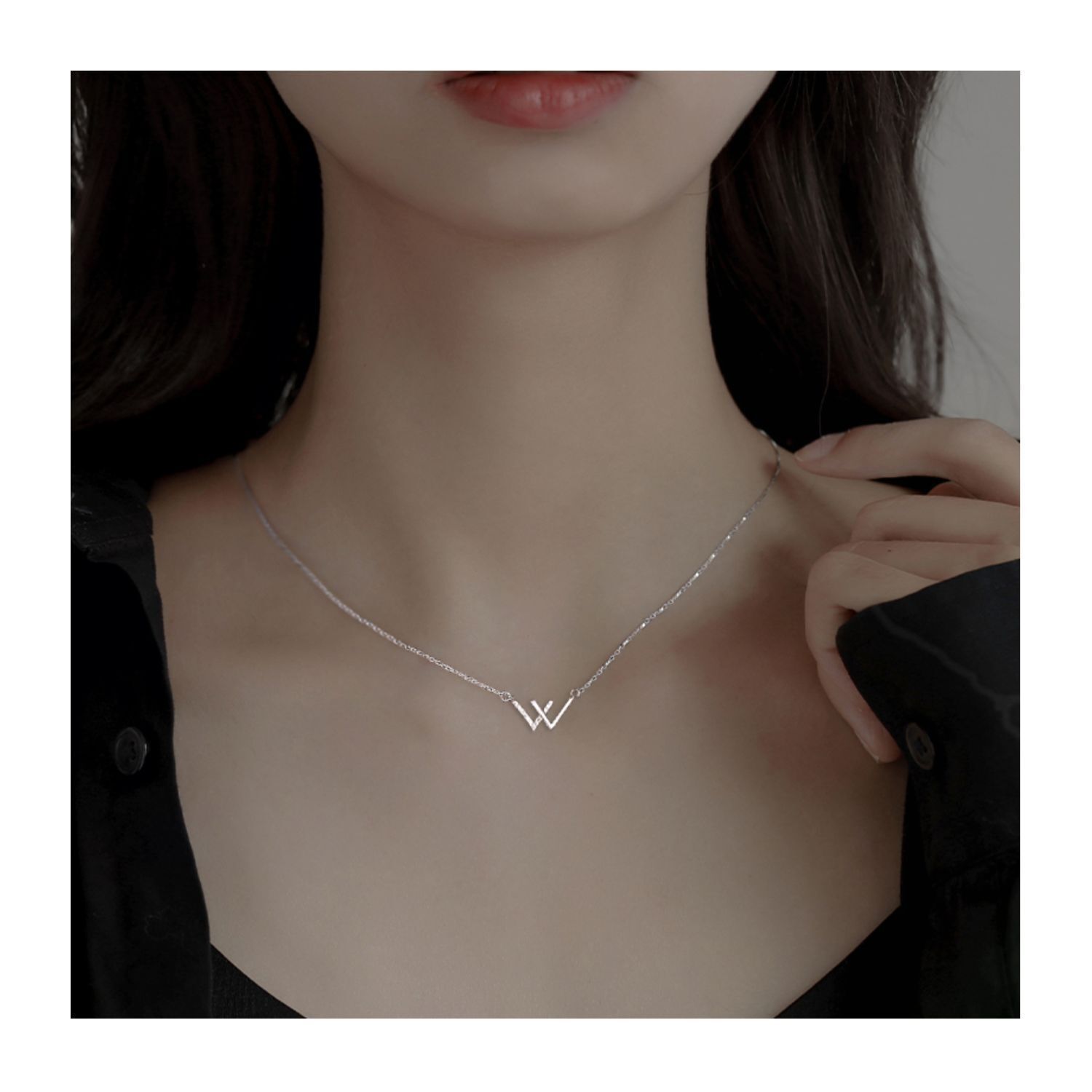 王一博同款w字母项链女韩版简约气质潮网红小众设计双v形锁骨链