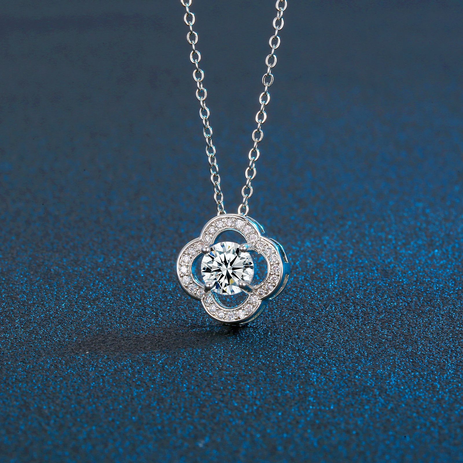 爆卖 小红书直播ins时尚女个性莫桑钻吊坠锁骨链幸运四叶草项链女