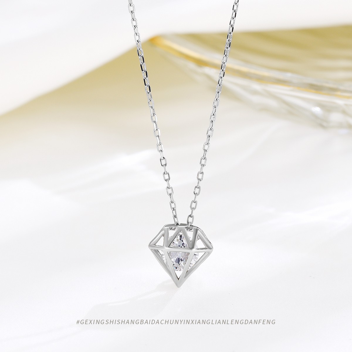S925纯银超人钻石造型项链ins风韩版小钻锁骨链气质小众夏季饰品