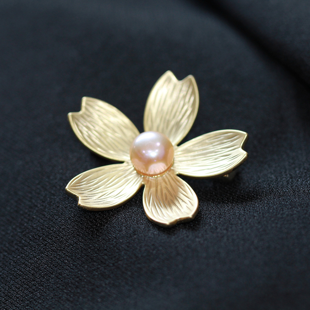 素雅镀金简约金色五瓣花小别针时尚气质天然珍珠茉莉花女款胸针