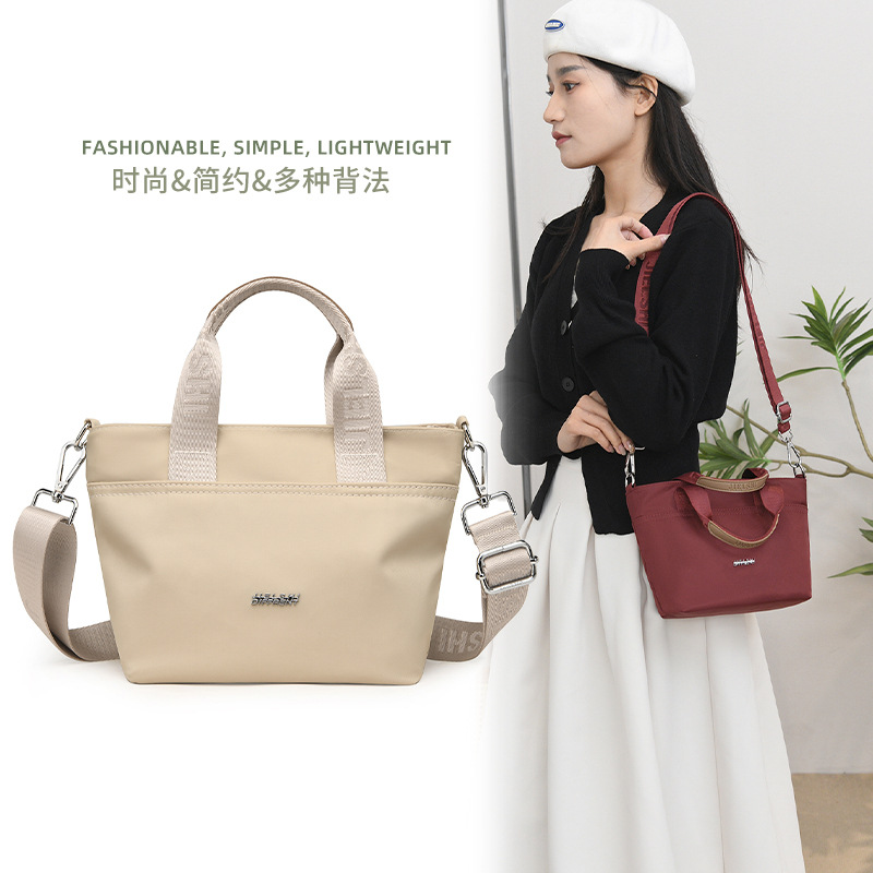 Fashion Messenger Bag Casual Travel Handbag Women's Shoulder Bag Trendy Nylon Bag