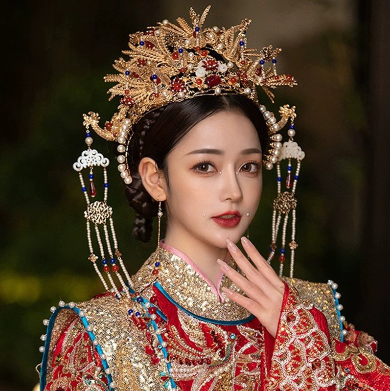 凤冠霞帔古装