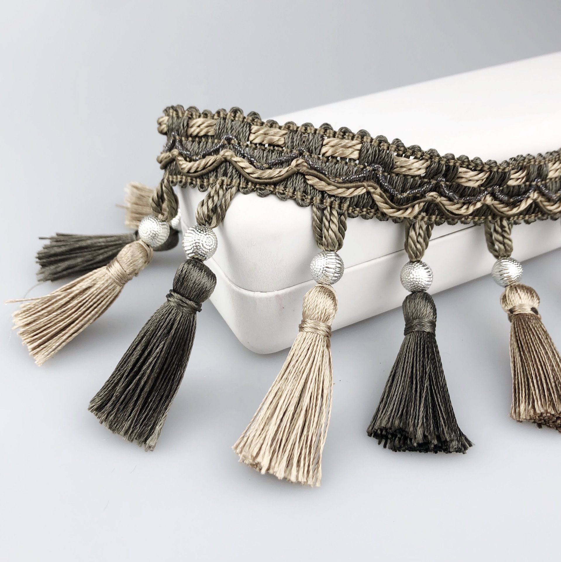 13米一板 双色定型窗帘流苏花边现货供应 家纺辅料装饰批发大全