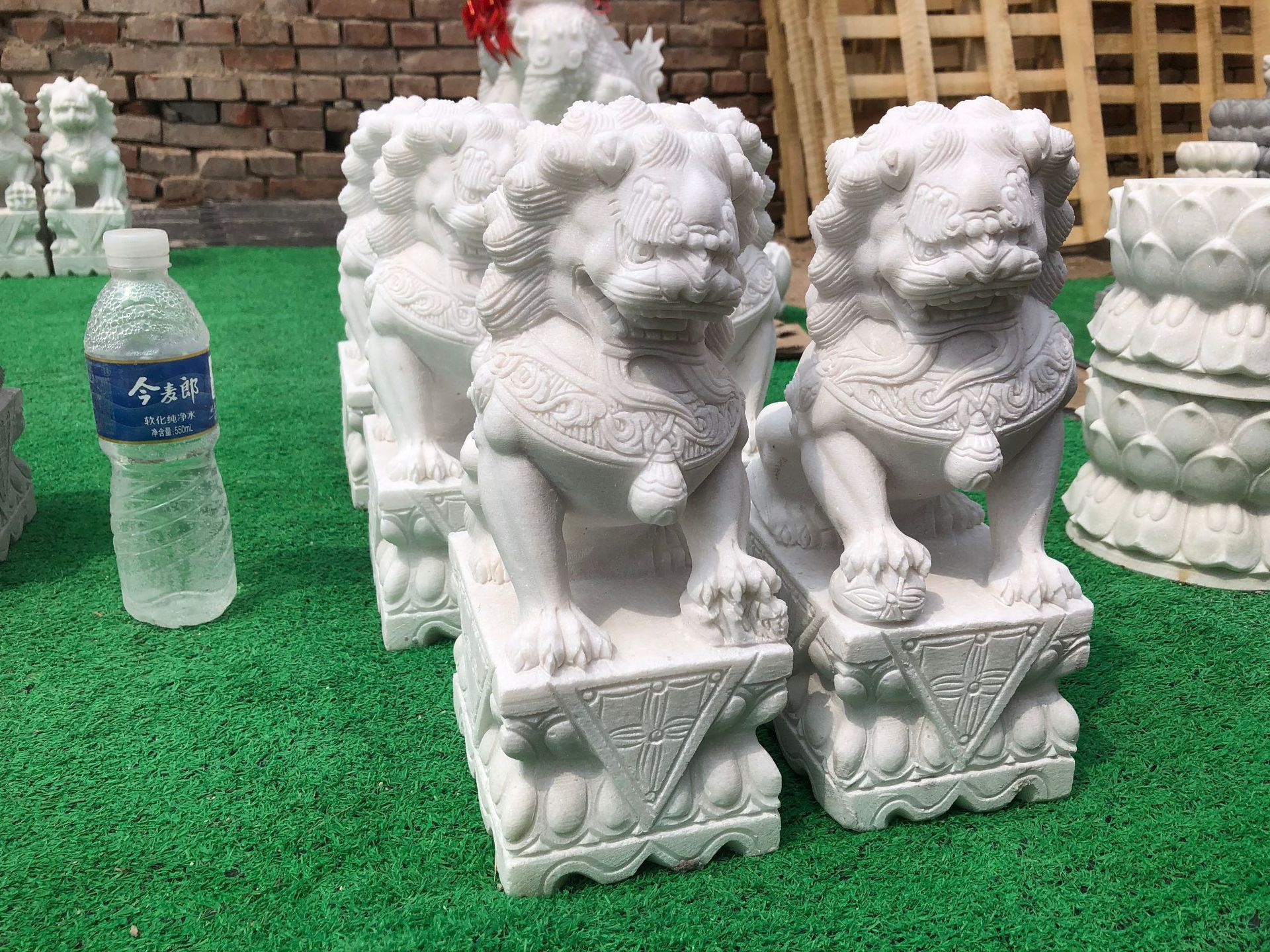 墓地石狮子摆件大理石墓地石雕汉白玉公墓小石狮子坟前摆放