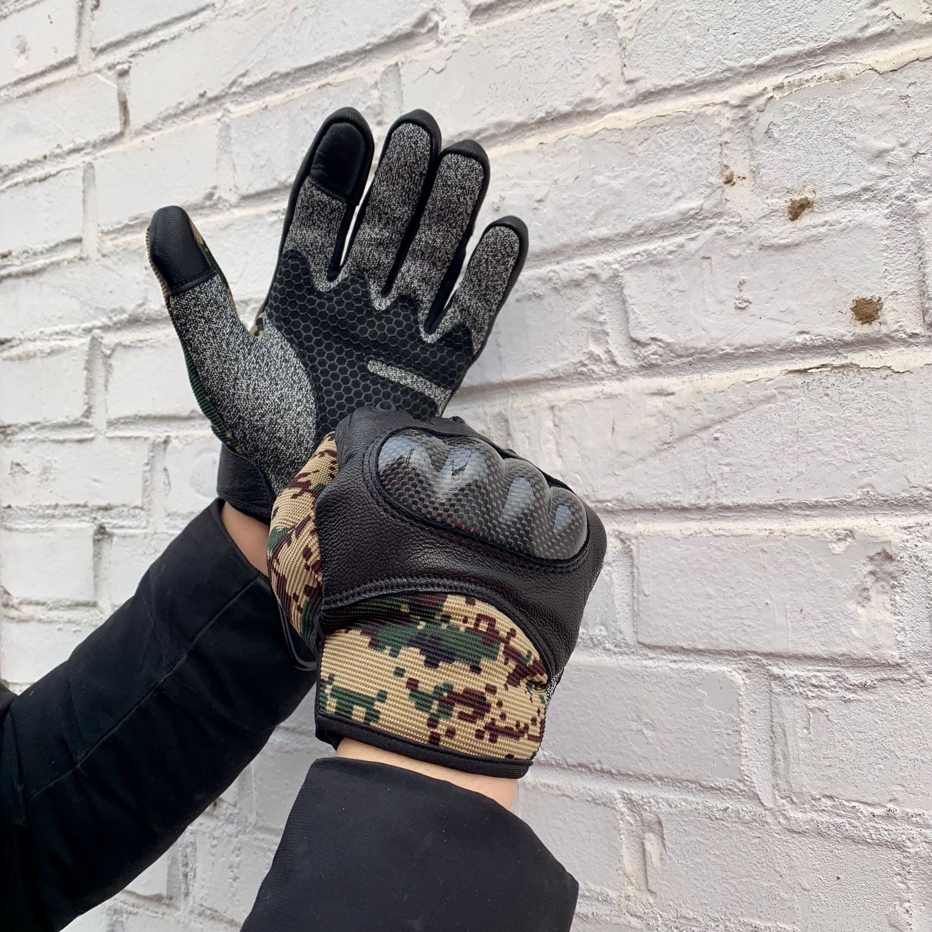 5级防割全指战术手套迷彩碳纤维硬壳男作战训练安保安防铁骑手套