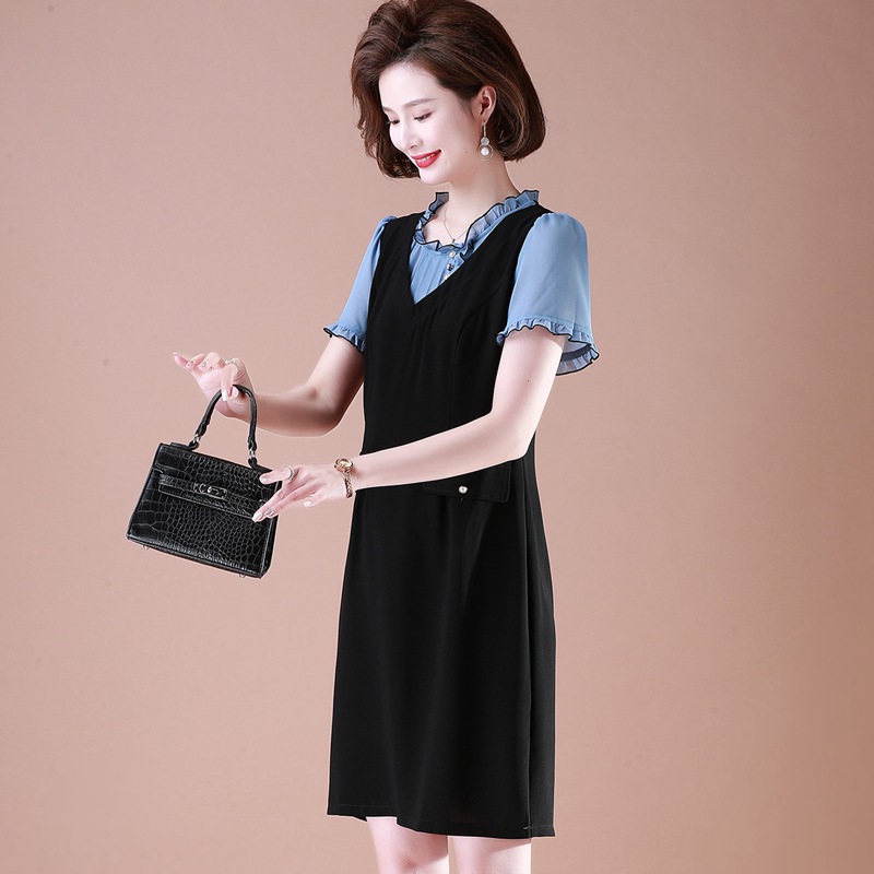 大码女装中老年遮肉显瘦时髦背带裙假两件套夏装新款小心机连衣裙