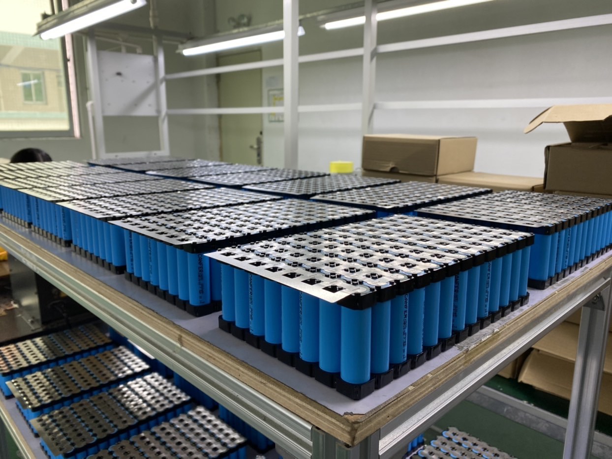 弘毅汽车锂电瓶启动12v磷酸铁锂蓄电池agm启停免维护厂家直销