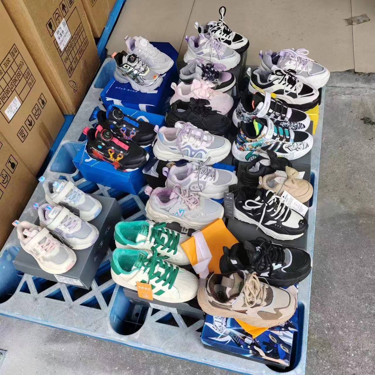 库存鞋地摊处理鞋杂款鞋断码清仓运动鞋尾货批发品牌鞋断码处理鞋