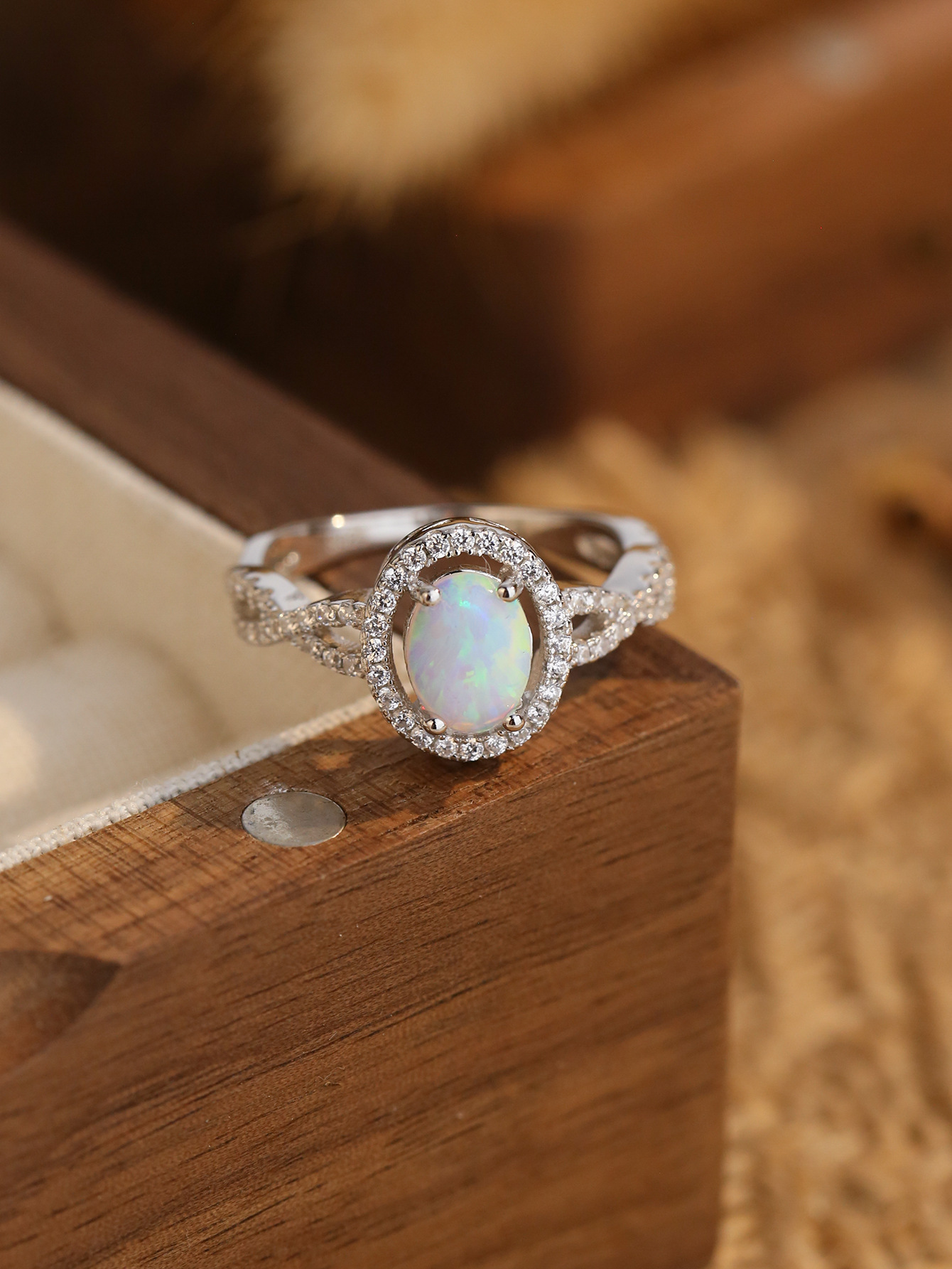 速卖通跨境ins爆款配饰欧美白澳宝水滴造型时尚戒指男女指环手饰