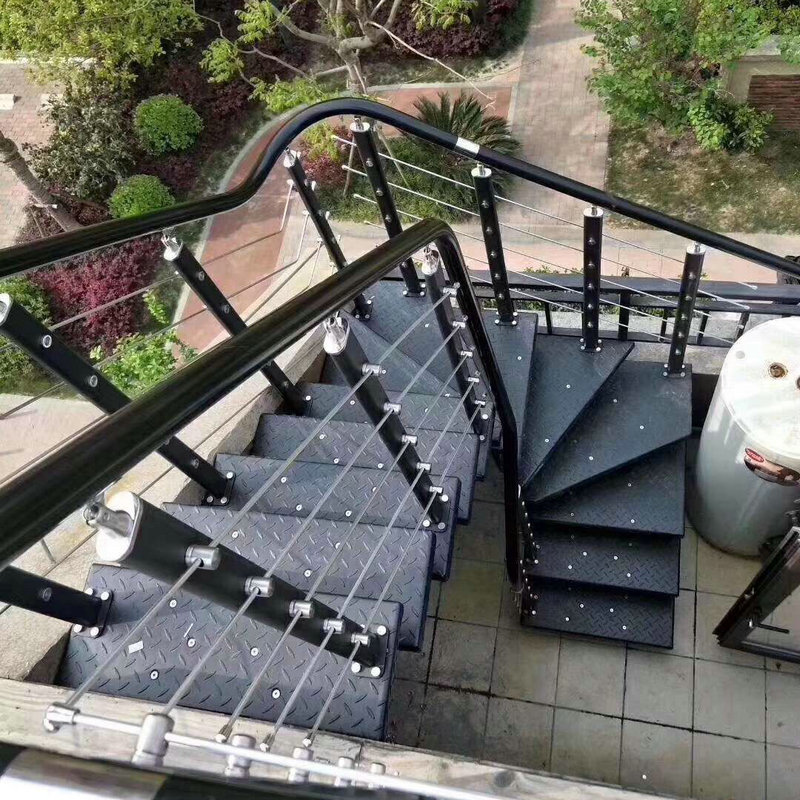 户外外消防楼梯踏步楼梯 河北厂家直梁楼梯钢结构疏散楼梯