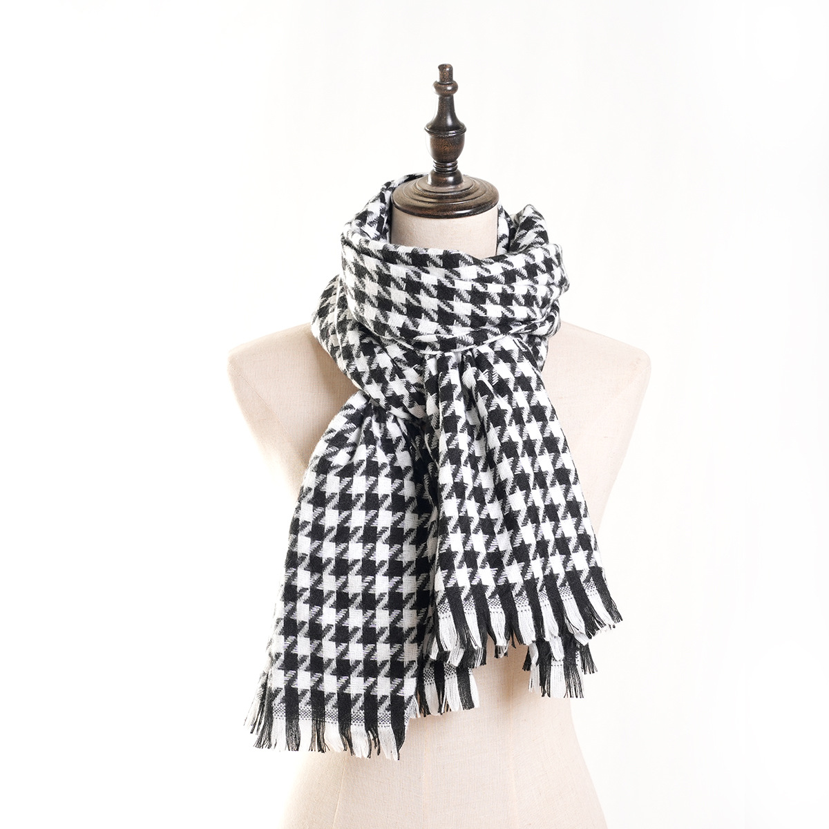 Best Seller in Europe and America Classic Autumn and Winter Cashmere-like Warm Houndstooth Scarf All-Matching Graceful Outer Scarf