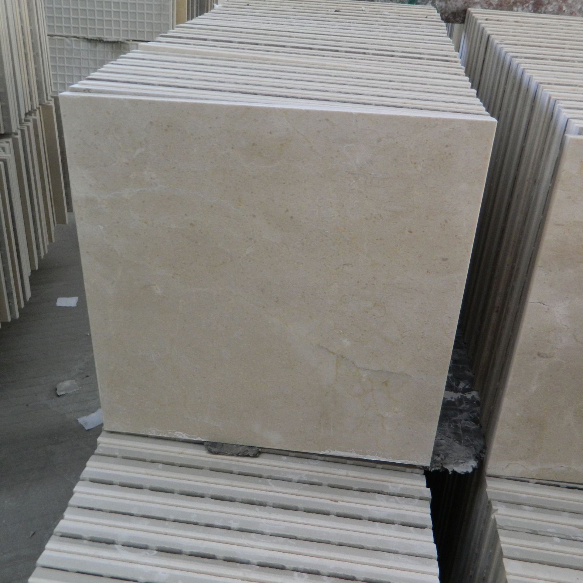 西班牙米黄大理石别墅背景墙面 酒店地面新西班牙米黄石板材加工