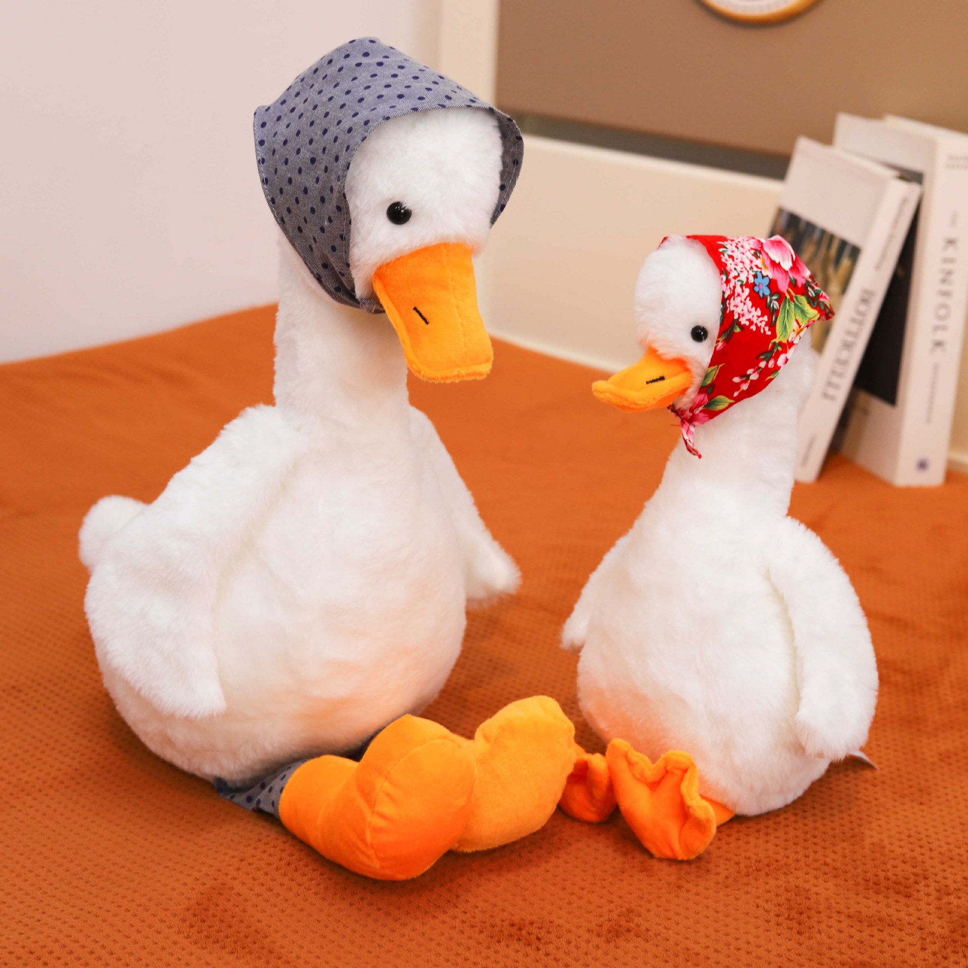 新款可爱网红鸭子公仔毛绒玩具解压鹅大白鹅玩偶安抚娃娃女生抱枕