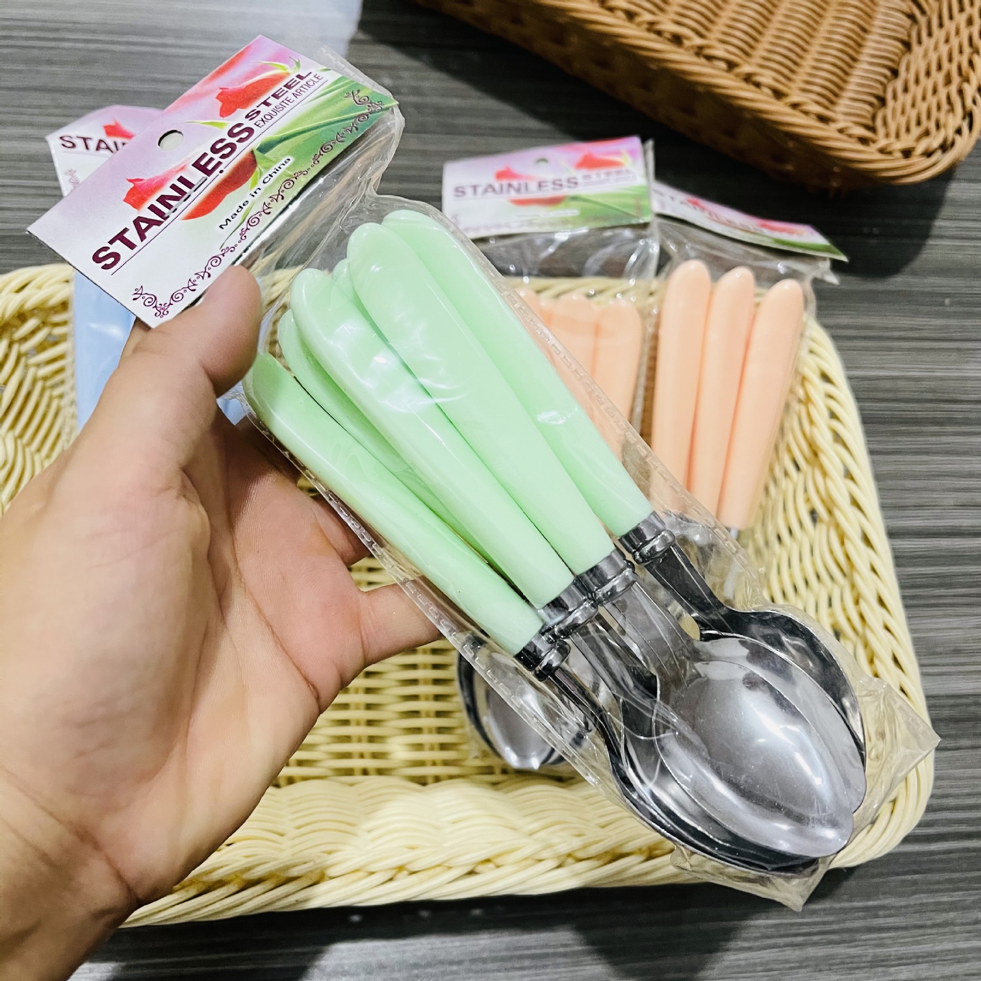 Candy Color Spoon Fork Plastic Handle Spoon Fork Student Children Spoon Spoon Fork Color Handle Meal Spoon 1 Yuan Gift Goods Wholesale