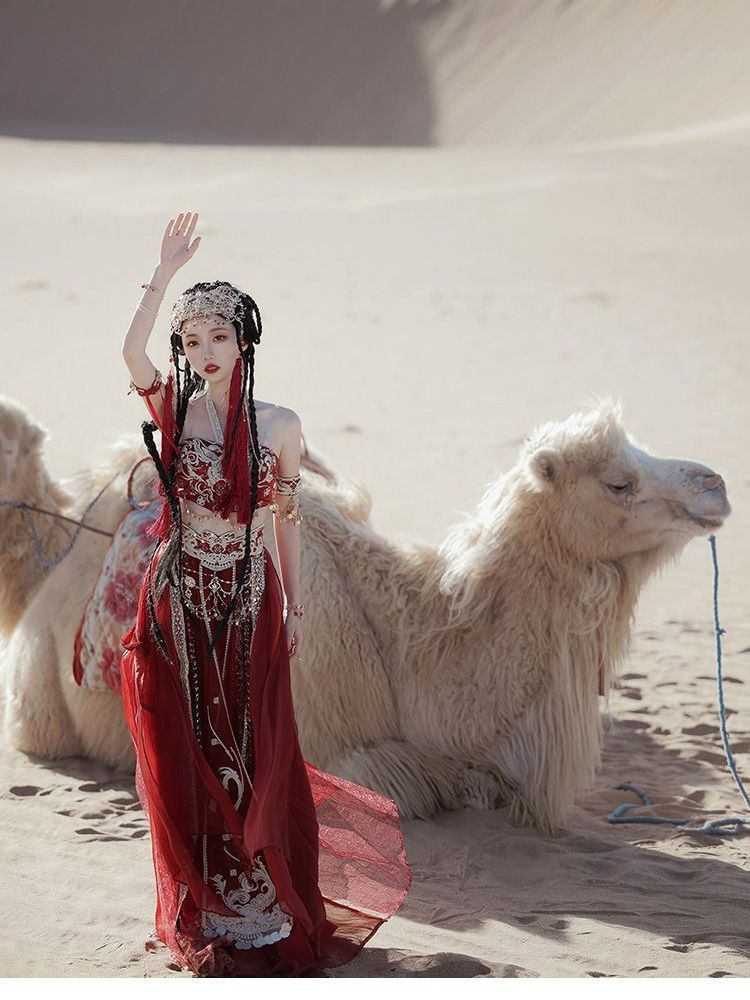 涂七七大漠公主原创异域风舞台服装女敦煌飞天西域风摄影国风重工