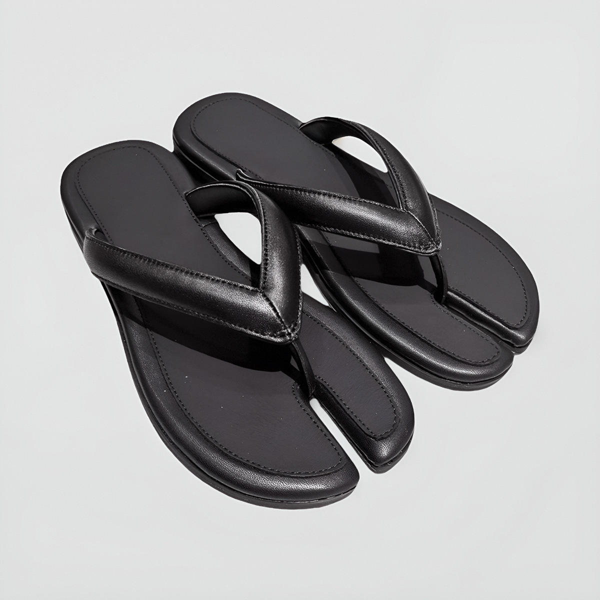 欧货分趾人字拖鞋女夏外穿2024年新款真皮夹脚趾平底凉拖鞋沙滩鞋