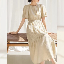 2024夏装新款轻软褶皱肌理感法式高级感裙子设计感小众短袖连衣裙