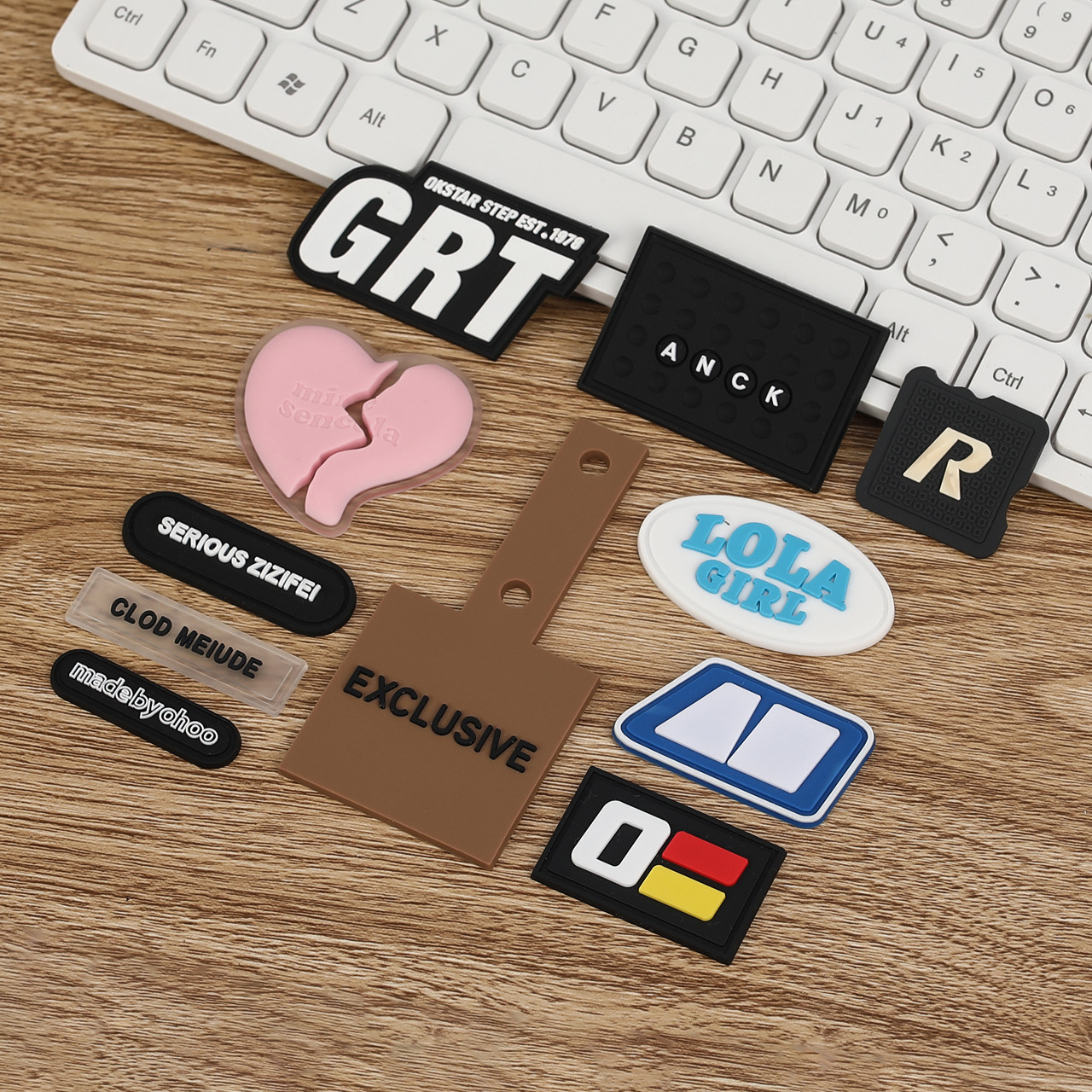 滴塑标PVC 箱包鞋服标签立体滴胶胶章橡胶沙发床垫软胶现货可车缝