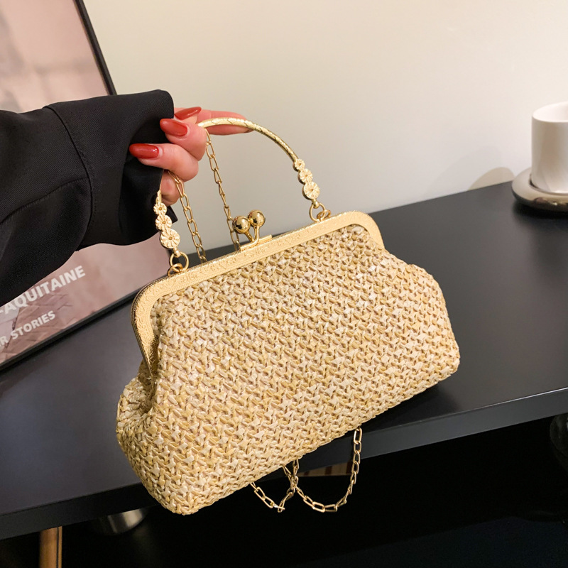 2023 New Summer Woven Bag Minority Fashion Shell Clip Bag Shoulder Crossbody Chain Bag Cell Phone Bag Women