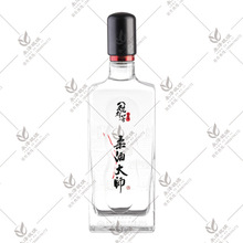 山东郓城厂家供应晶白料玻璃酒瓶 支持定制各种规格白酒瓶