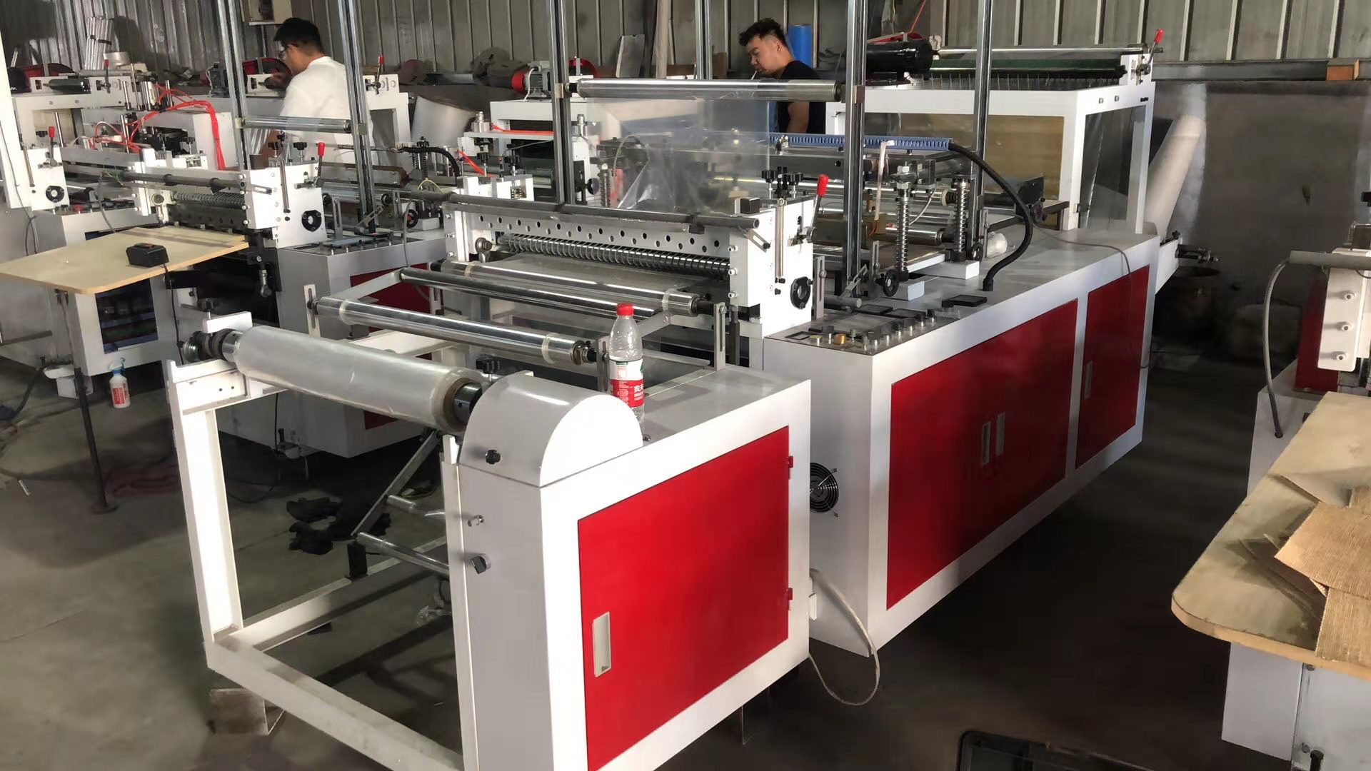 挂衣袋围裙 边封热切制袋机 快递袋电脑热切制袋机 气垫膜制袋机